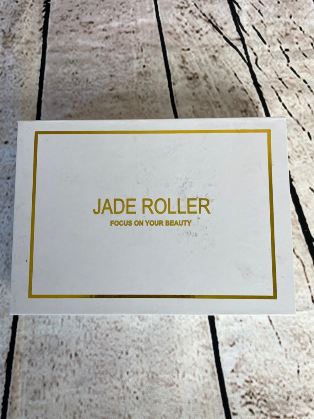 Jade Roller Women's Facial Skin Care Tool Beauty 2 Piece Set - White & Gold Box